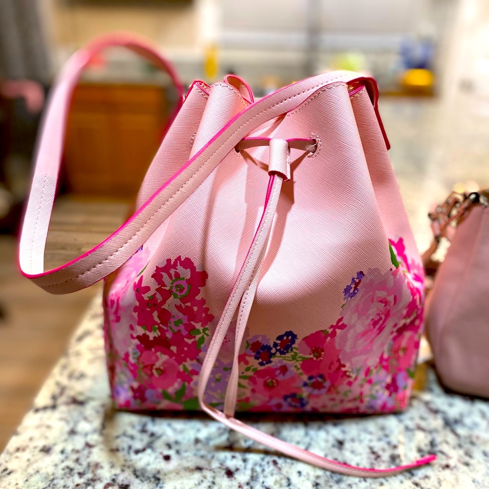 Couple stains inside outside brand new beautiful pink purse